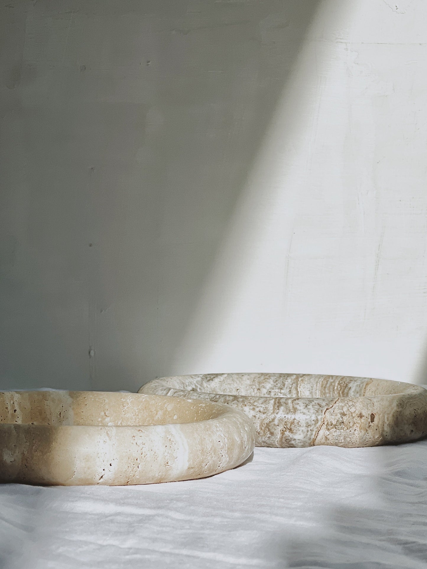 Beige Round Circular Travertine Deep Lip Balloon Stone Tray